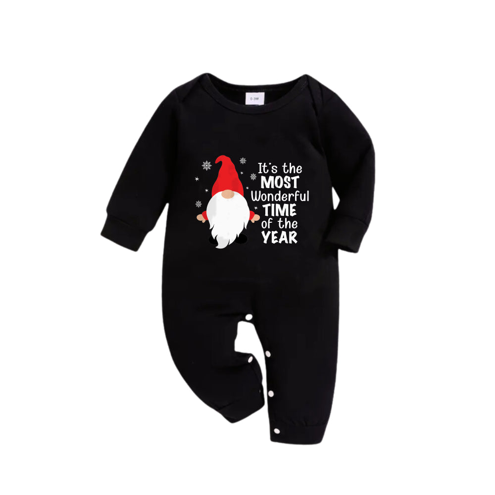 Mirla | Julfamiljepyjamas Passande - Svart Övre och Grön Rutig Byxa Pj-Set med Söt Tomte- och Jul-Slogan-Tryck-Eva Jonsson