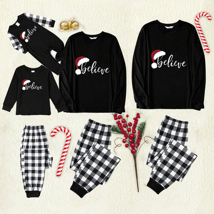 Mirla | Julmössa och 'Believe' Bokstavstryckt Mönstrat Svart-Vitt Rutigt Pyjamas-Set-Eva Jonsson