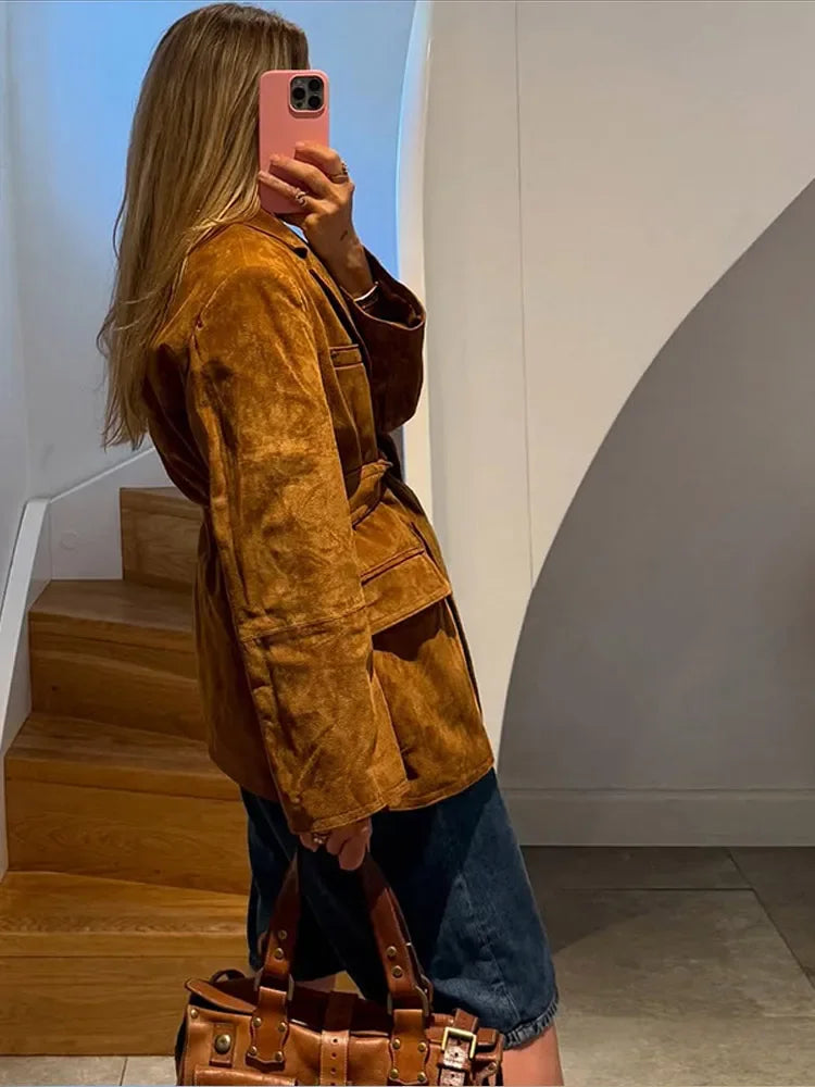 Mirla | Kappa - Chic Mockajacka med Bälte och Långa Ärmar för Hösten-Eva Jonsson