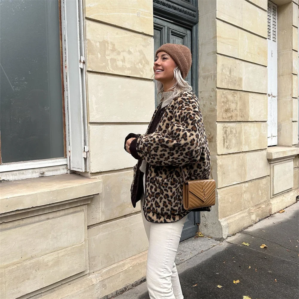 Mirla | Kappa Dam - Trendigt Leopardsmönster O-Utsnitt Jacka för Stil-Eva Jonsson