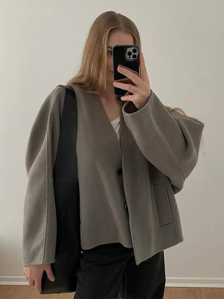 Mirla | Kappa - Oversized Mysigt Design för Kvinnor, Perfekt för Kallt Väder-Eva Jonsson