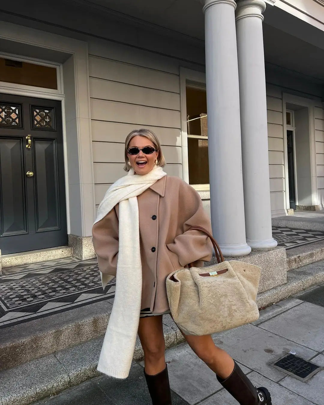Mirla | Kappa Oversized Passform Klassisk Krage Knappstängning Långa Ärmar-Eva Jonsson