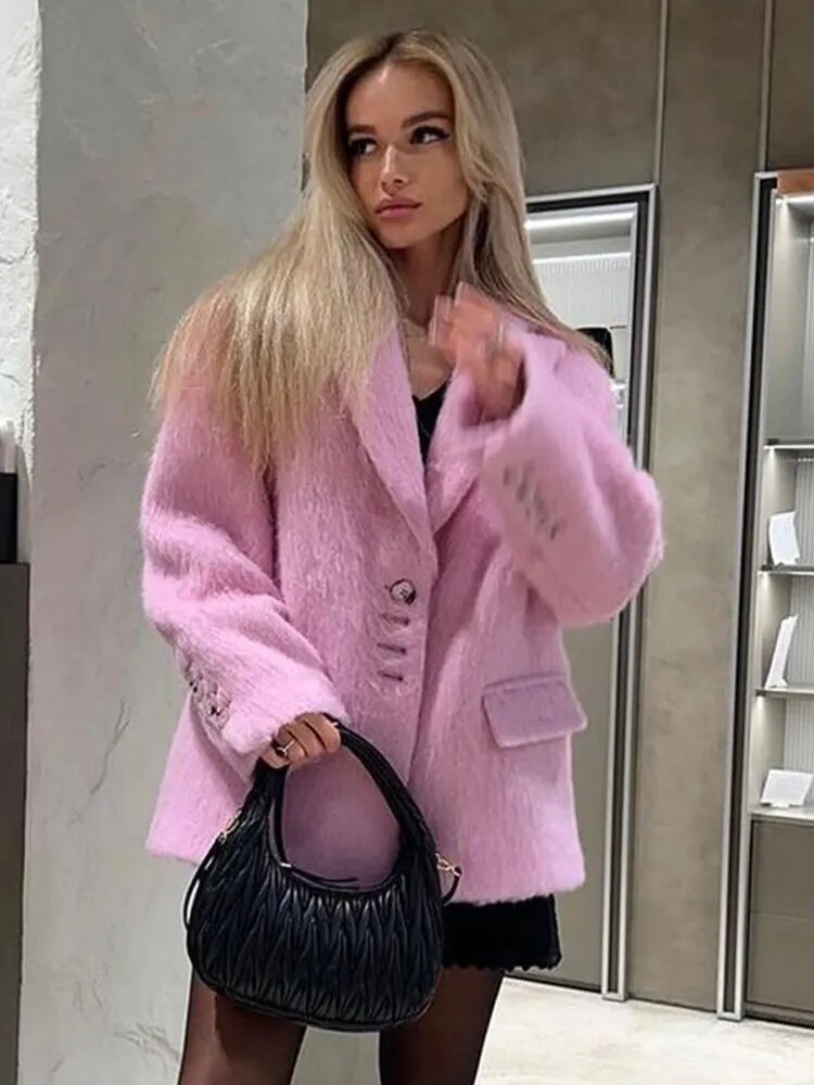 Mirla | Kappa Stora storlekar Mjuk Luddig textur Knappdetaljer & Fickor med lock-Eva Jonsson