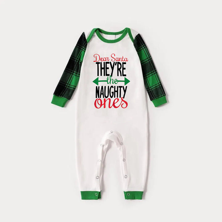 Mirla | Kära Jultomte Du Är De Stygga' Bokstavstryck Avslappnade Långärmade Sweatshirts Grön Kontrast Topp och Svart-Grön Rutig Byxa Familjepassande Raglan Långärmad Pyjamas-Set med Hundbandana-Eva Jonsson