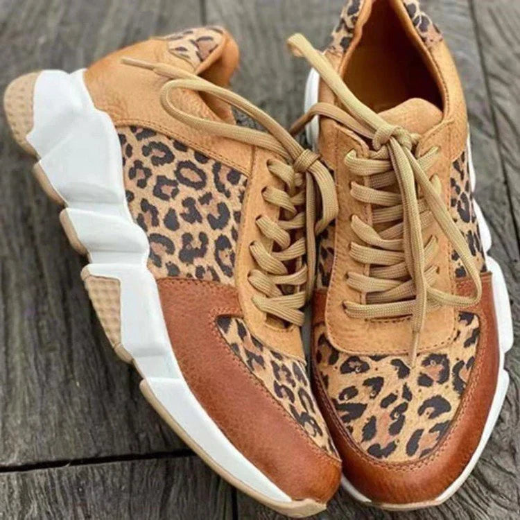 Mirla | Klackskor med kilklack i leopard-Eva Jonsson