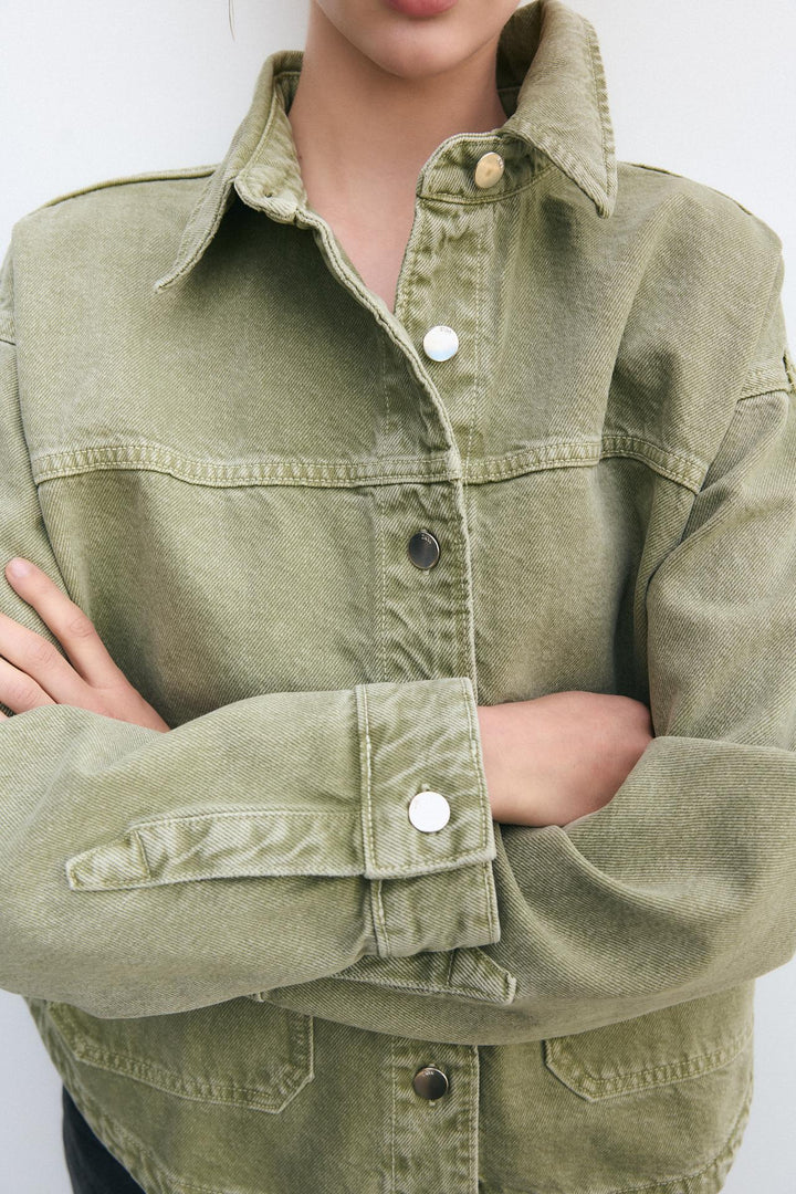 Mirla | Klassisk Khaki Denim-Jacka för Vardagen-Eva Jonsson