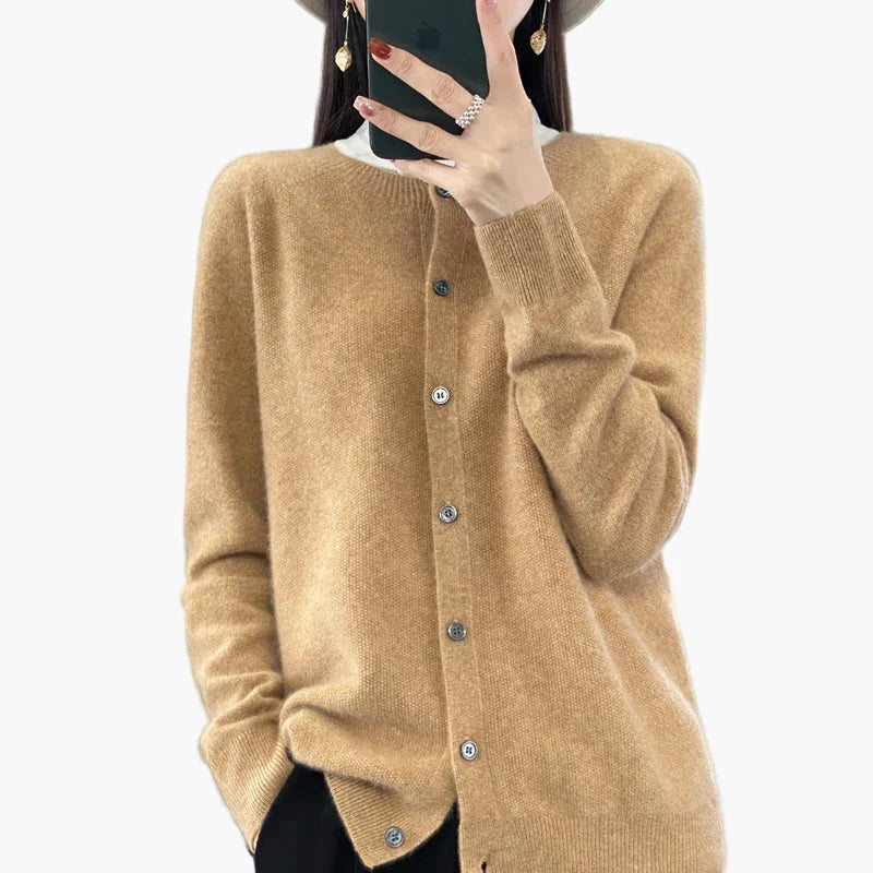 Mirla | Klassisk Stickad Cardigan - Elegant Vardagsstil för Kontor och Fritid-Eva Jonsson