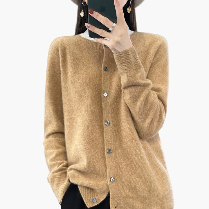 Mirla | Klassisk Stickad Cardigan - Elegant Vardagsstil för Kontor och Fritid-Eva Jonsson
