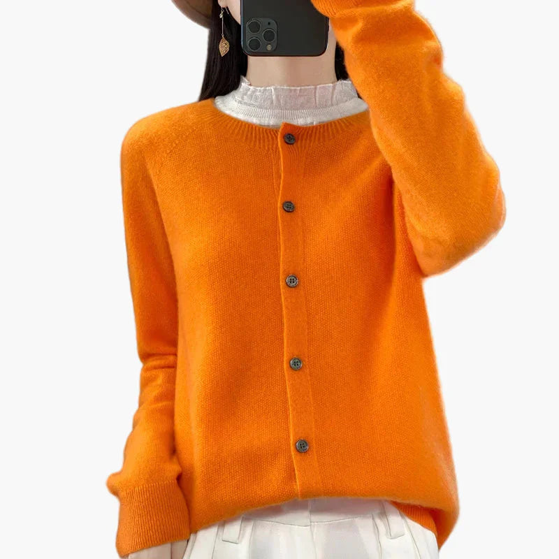 Mirla | Klassisk Stickad Cardigan - Elegant Vardagsstil för Kontor och Fritid-Eva Jonsson