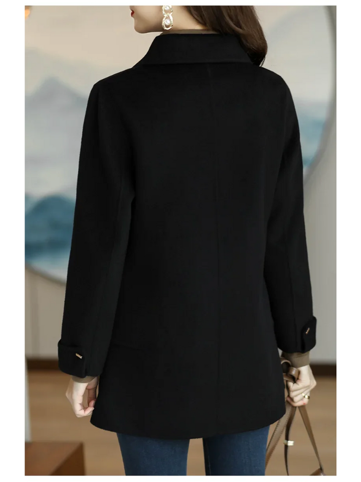 Mirla | Klassisk trenchcoat med spetskrage-Eva Jonsson