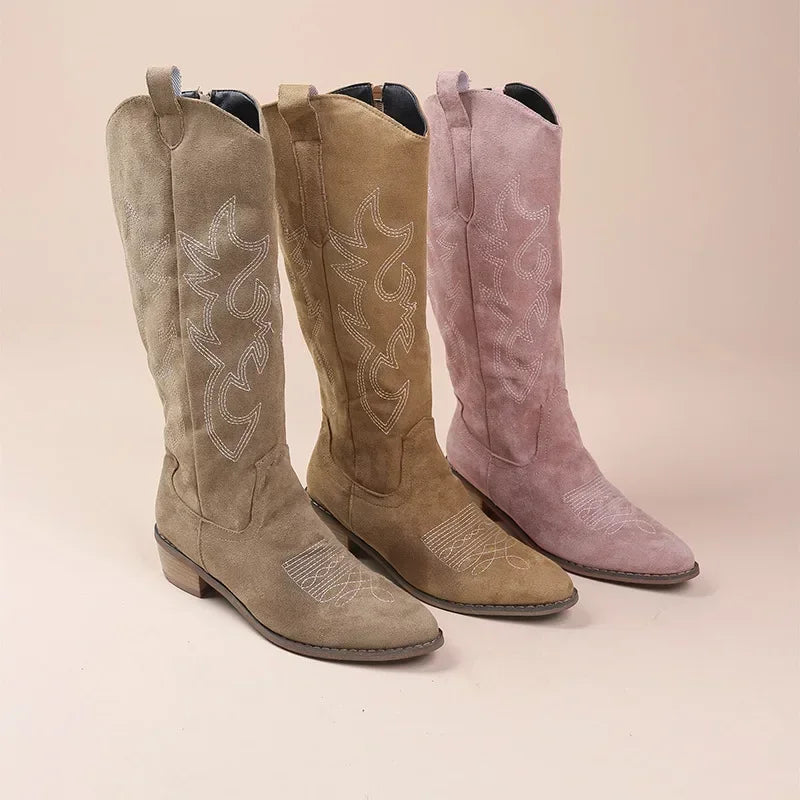 Mirla | Knähöga cowboystövlar broderi detaljer-Eva Jonsson