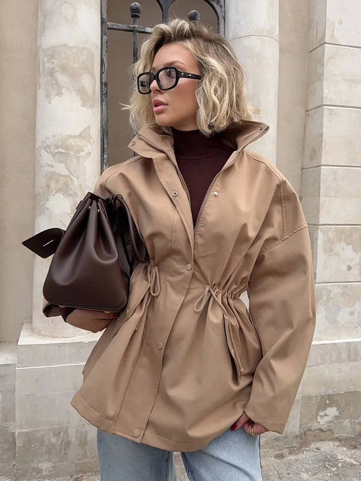 Mirla | Kordelzug Trenchcoat-Eva Jonsson