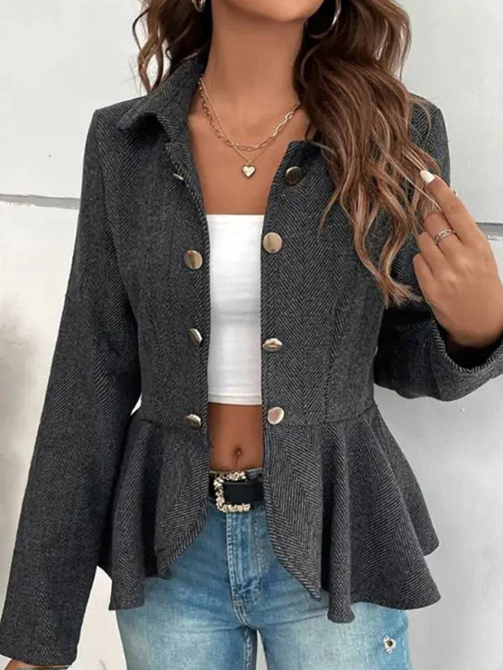 Mirla | Kort Blazer Chevron Peplum Dubbla Knappar Stängning Reverskrage Långa Ärmar Damer Elegant Lätt Jacka-Eva Jonsson