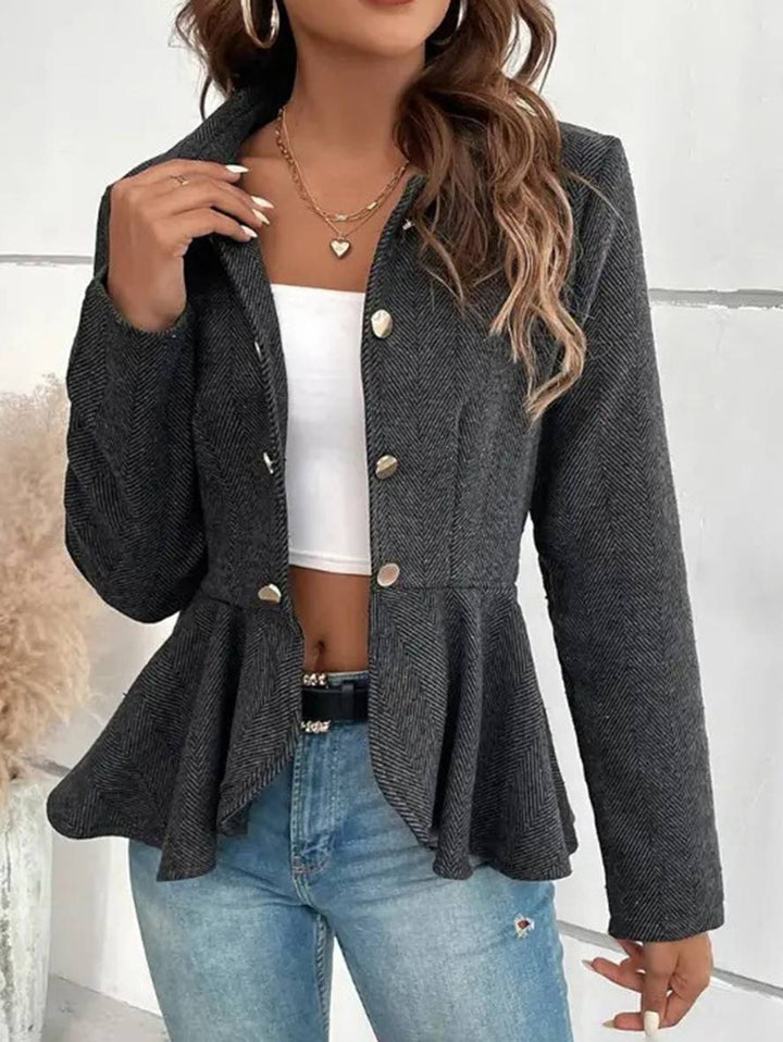 Mirla | Kort Blazer Chevron Peplum Dubbla Knappar Stängning Reverskrage Långa Ärmar Damer Elegant Lätt Jacka-Eva Jonsson