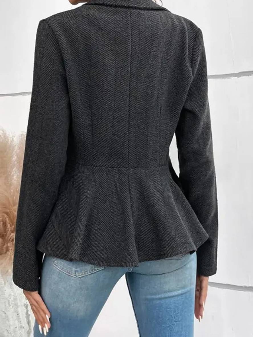 Mirla | Kort Blazer Chevron Peplum Dubbla Knappar Stängning Reverskrage Långa Ärmar Damer Elegant Lätt Jacka-Eva Jonsson