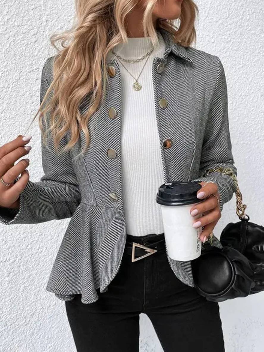 Mirla | Kort Blazer Chevron Peplum Dubbla Knappar Stängning Reverskrage Långa Ärmar Damer Elegant Lätt Jacka-Eva Jonsson