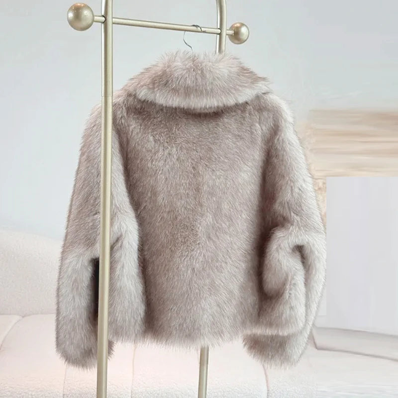 Mirla | Kort Konstpälsjacka - Elegant Lätt Vinterjacka för Mångsidig Mode-Eva Jonsson