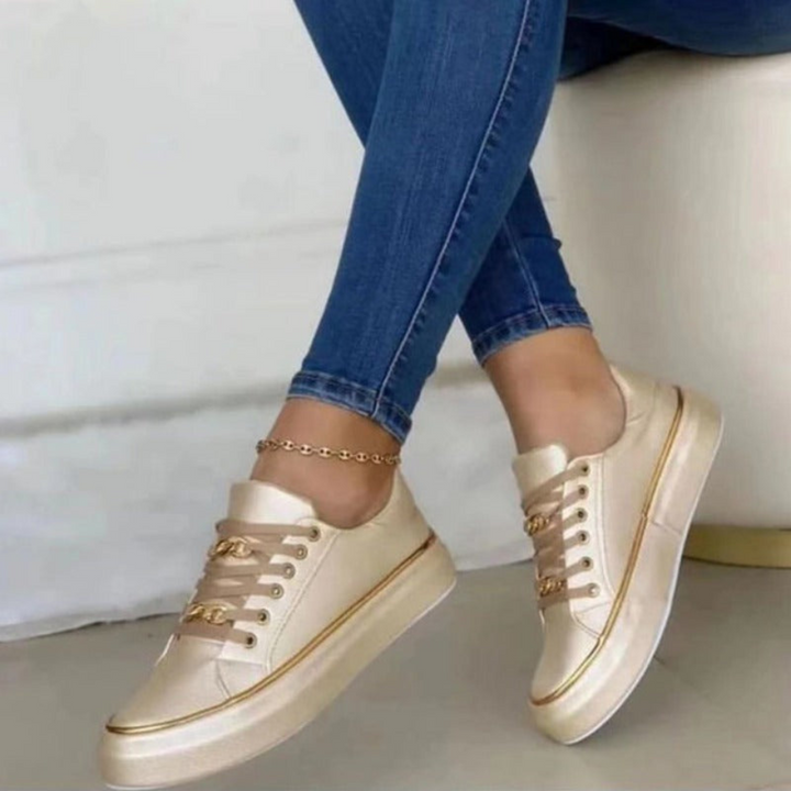 Mirla | Låg Topp Sneakers med Kedjedetalj Fritid för Damer-Eva Jonsson