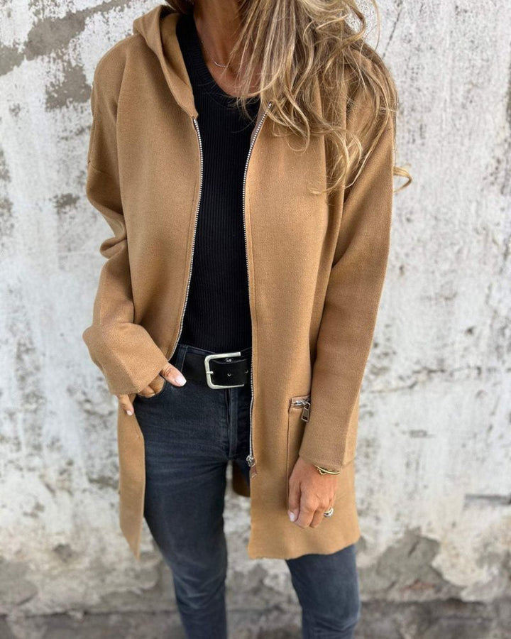 Mirla | Lång Cardigan med Minimalistisk Pr Präglning-Eva Jonsson