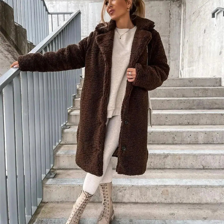 Mirla | Lång Jacka med Mjuk och Strukturerad Tryck-Eva Jonsson