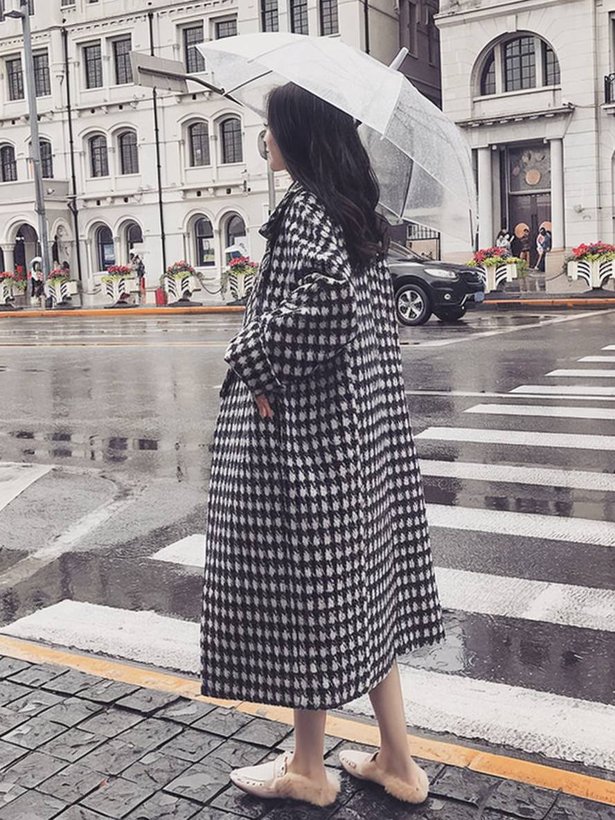 Mirla | Lång Kappa i Ull-Hönsnästa Varmt Fickor Kvinna Elegant Löst Oversize Fritid Vinter Ytterkläder-Eva Jonsson