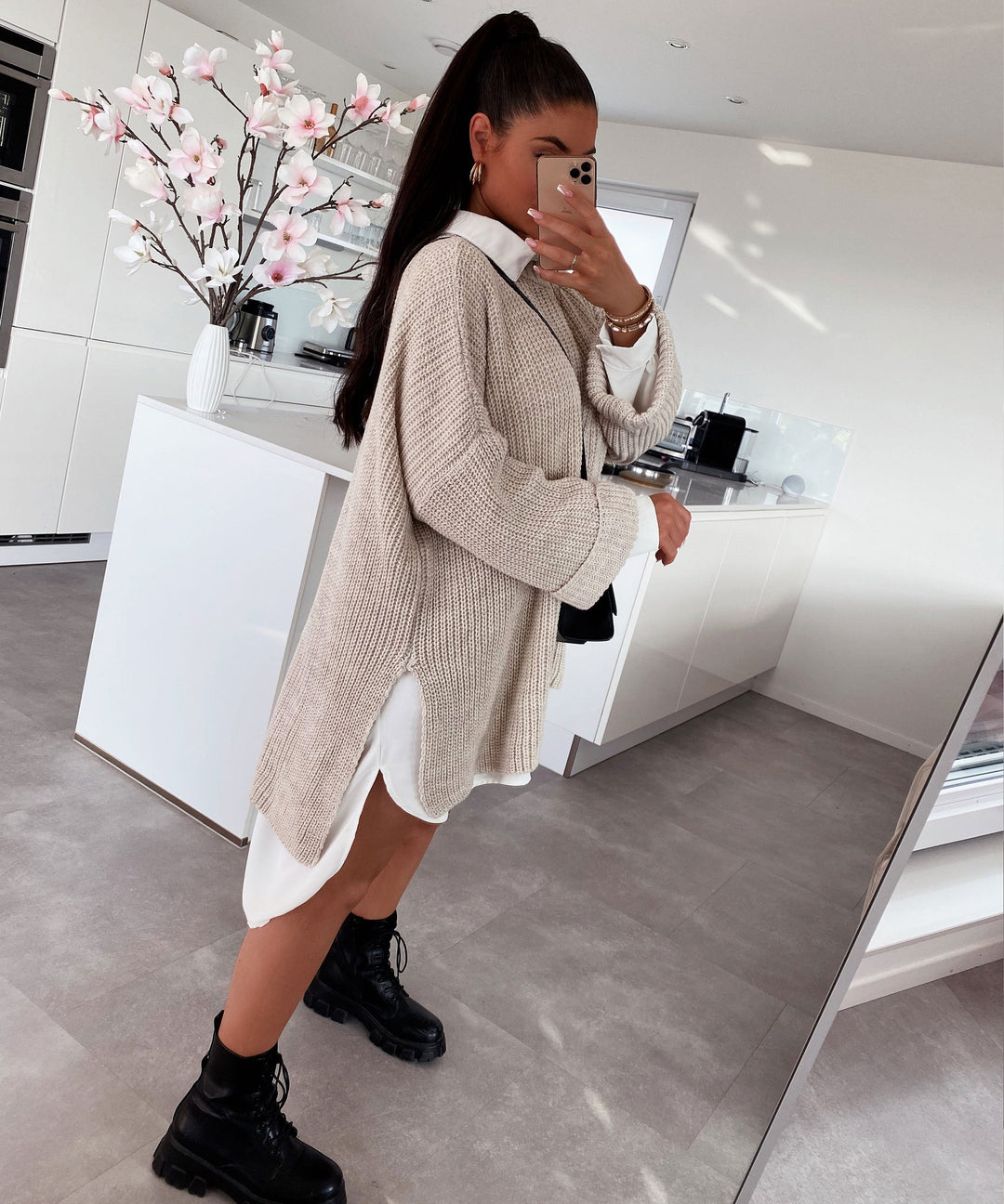 Mirla | Lätt Oversized Stickad Tröja I Mjuk Beige-Eva Jonsson