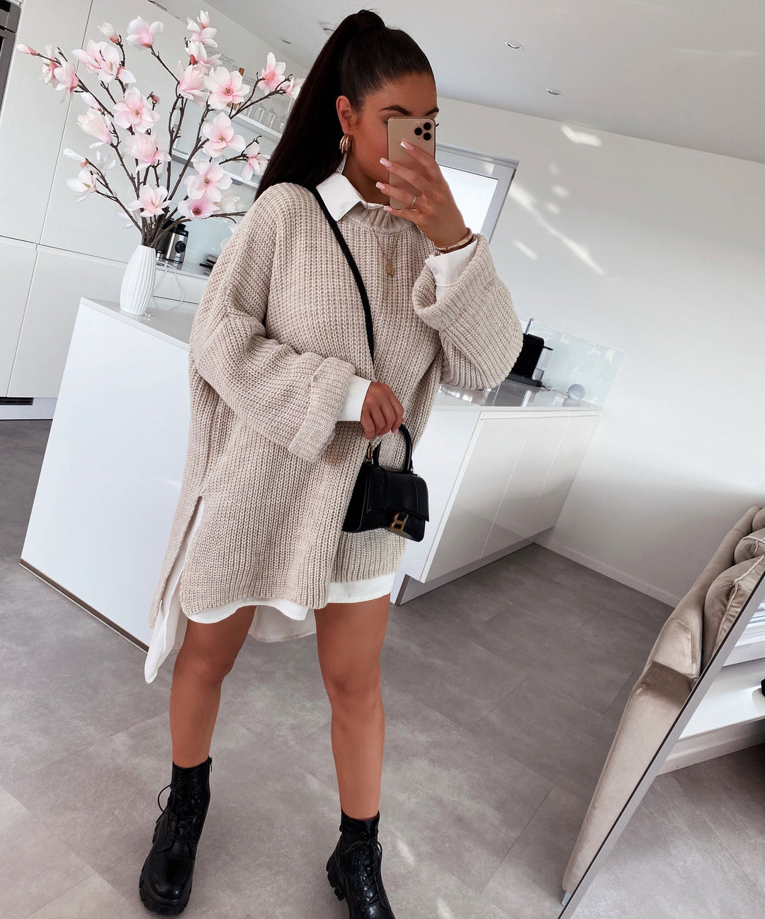 Mirla | Lätt Oversized Stickad Tröja I Mjuk Beige-Eva Jonsson