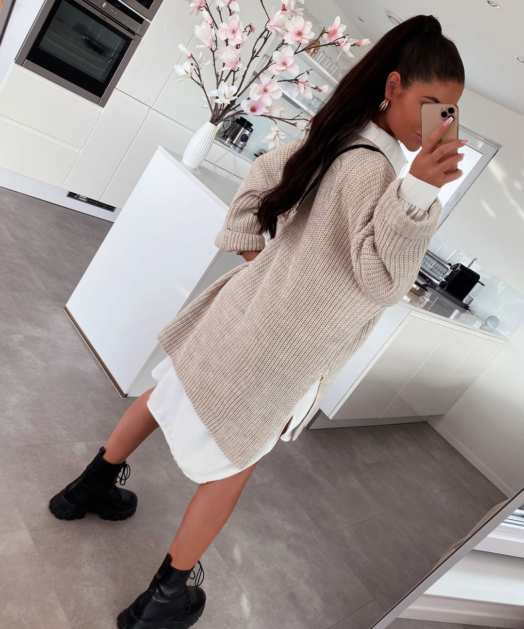 Mirla | Lätt Oversized Stickad Tröja I Mjuk Beige-Eva Jonsson
