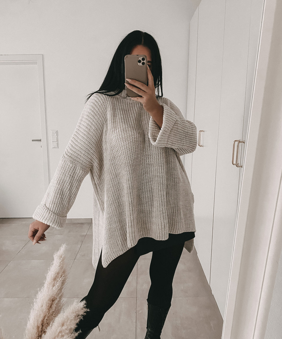 Mirla | Lätt Oversized Stickad Tröja I Mjuk Beige-Eva Jonsson