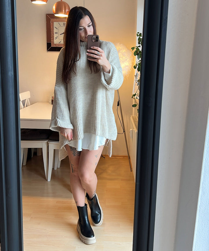Mirla | Lätt Oversized Stickad Tröja I Mjuk Beige-Eva Jonsson