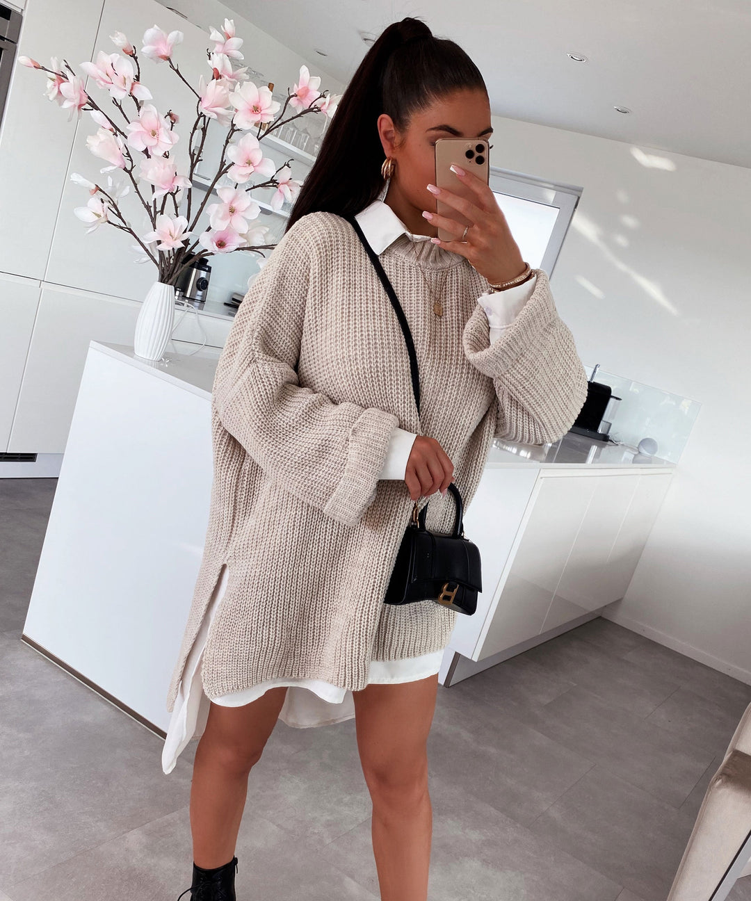 Mirla | Lätt Oversized Stickad Tröja I Mjuk Beige-Eva Jonsson