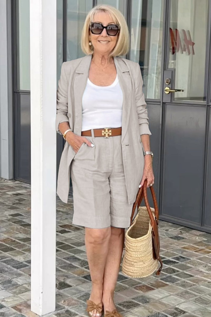 Mirla | Lätt set av blommönstrad jacka och shorts-Eva Jonsson
