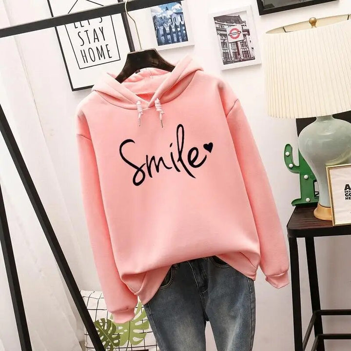 Mirla | Löst Skuren Smile Hoodie för Kvinnor-Eva Jonsson
