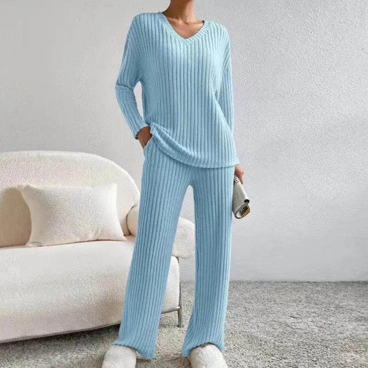 Mirla | Loungewear-Set I Bomullsmix med V-Ringning och Vida Byxor-Eva Jonsson