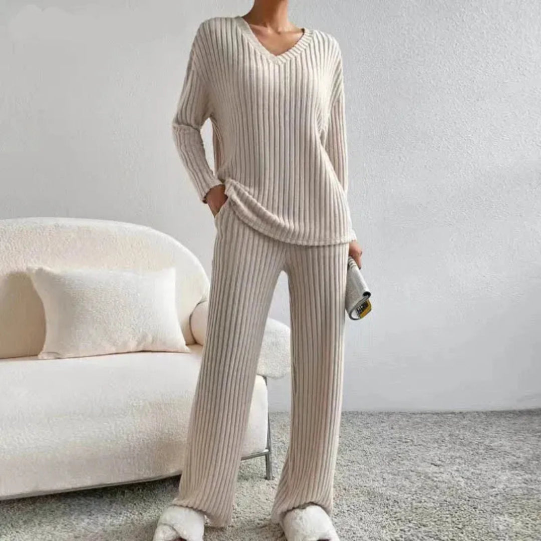 Mirla | Loungewear-Set I Bomullsmix med V-Ringning och Vida Byxor-Eva Jonsson