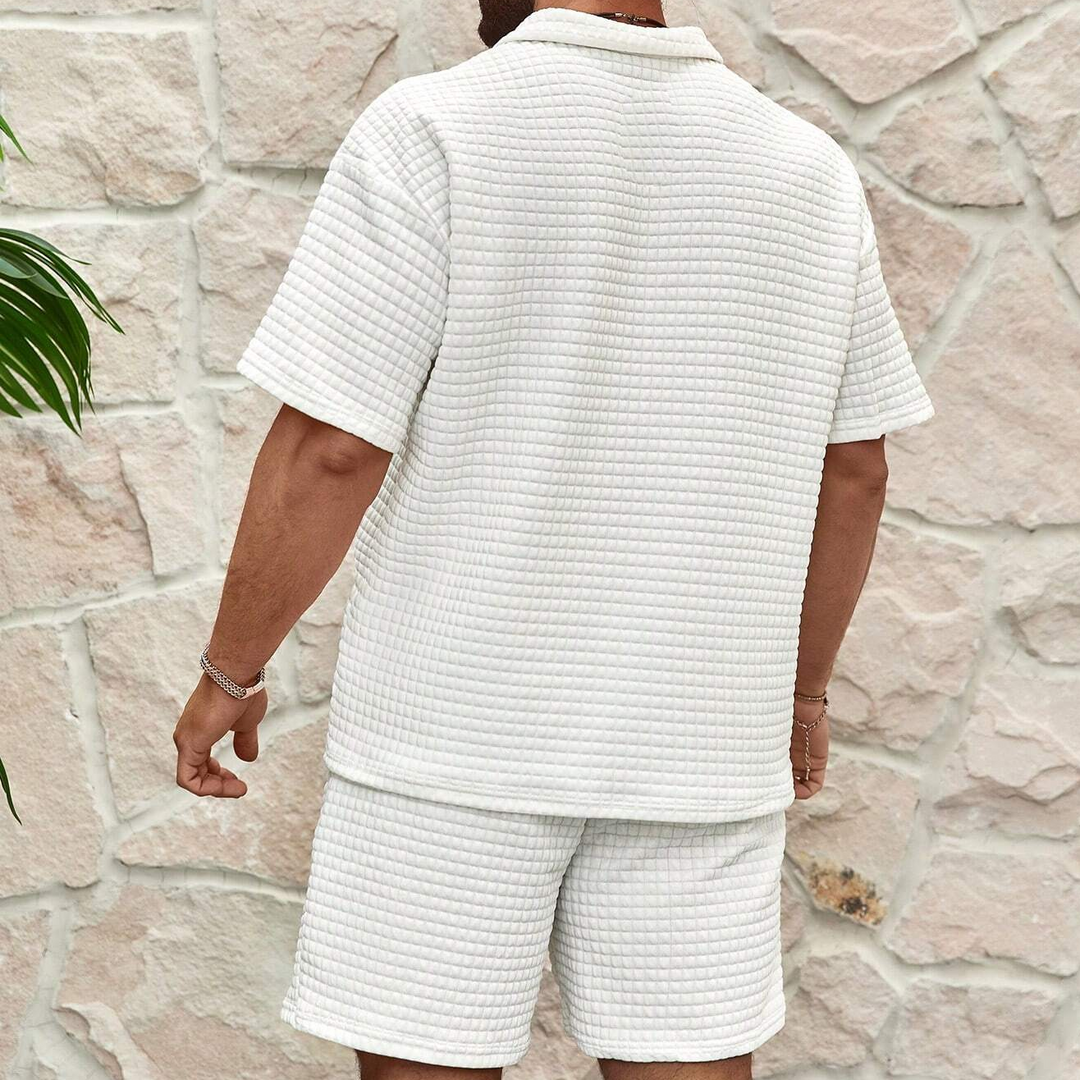 Mirla | Lyxigt sommarsätt för herrar Polo och shorts-Eva Jonsson
