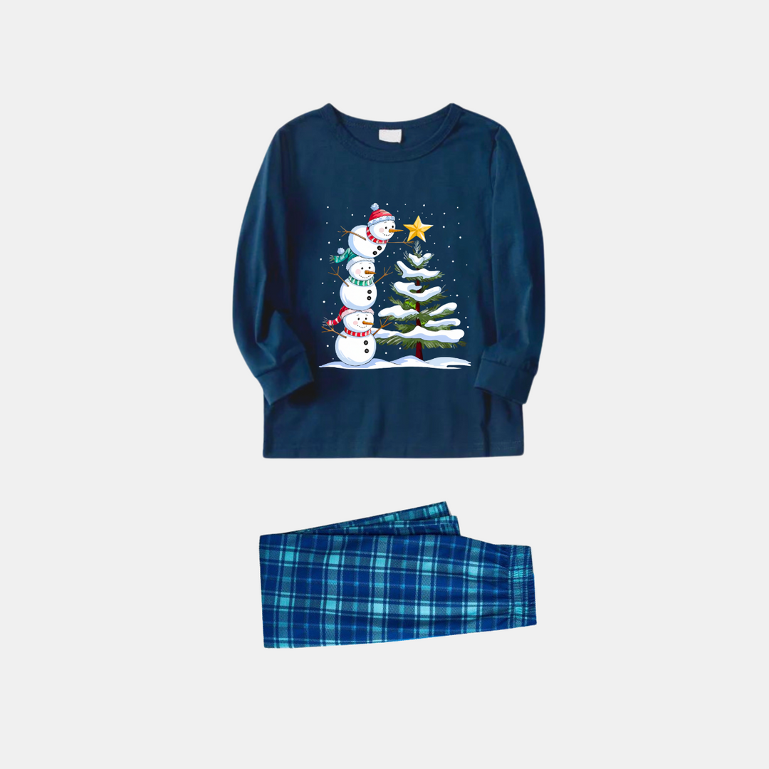 Mirla | Marin- Och Himmelsblå Rutigt Julpyjamas-Set med Snögubbe- Och Julgranstryck-Eva Jonsson