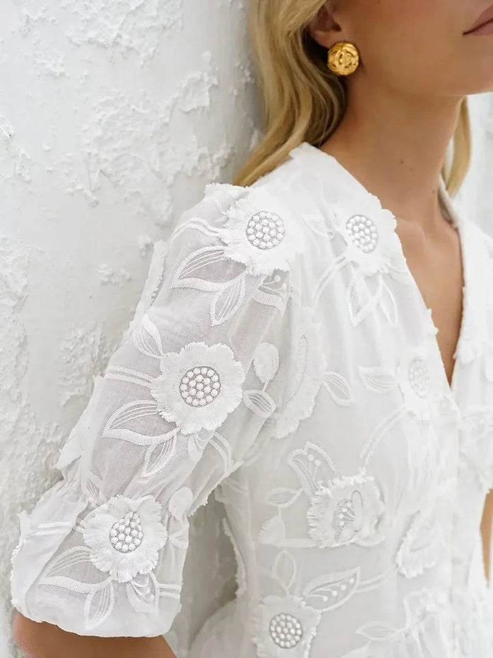 Mirla | Midiklänning med brodyr – Elegant dammode för alla tillfällen-Eva Jonsson