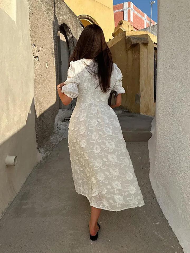 Mirla | Midiklänning med brodyr – Elegant dammode för alla tillfällen-Eva Jonsson