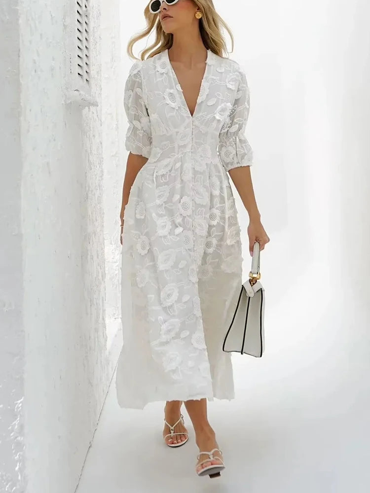 Mirla | Midiklänning med brodyr – Elegant dammode för alla tillfällen-Eva Jonsson