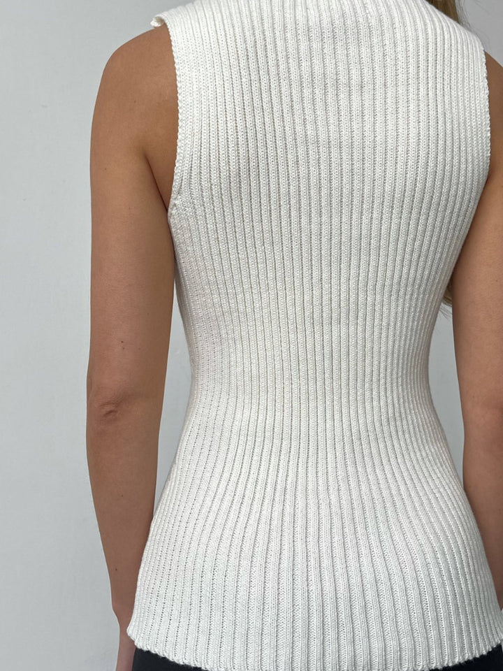 Mirla | Minimalistisk ryggutskärning ribbad topp-Eva Jonsson