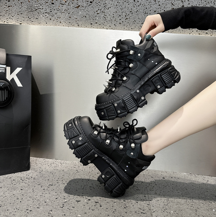 Mirla | Mode kvinnor ankelstövlar dam tunna klackar rund tå snörning metalldekoration sneakers fröken nitar punk goth rock skor-Eva Jonsson