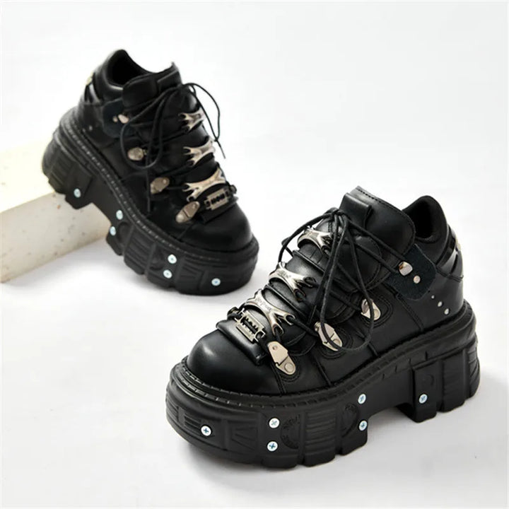 Mirla | Mode kvinnor ankelstövlar dam tunna klackar rund tå snörning metalldekoration sneakers fröken nitar punk goth rock skor-Eva Jonsson