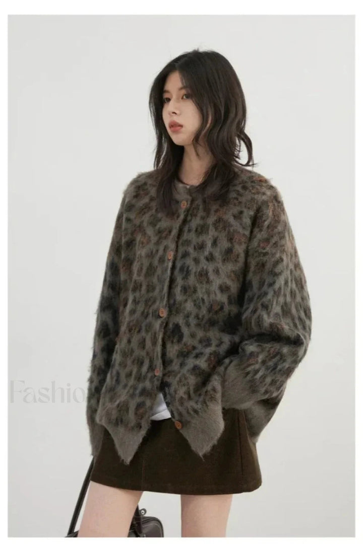 Mirla | Mysig Leopardmönstrad Enfärgad Cardigan-Eva Jonsson