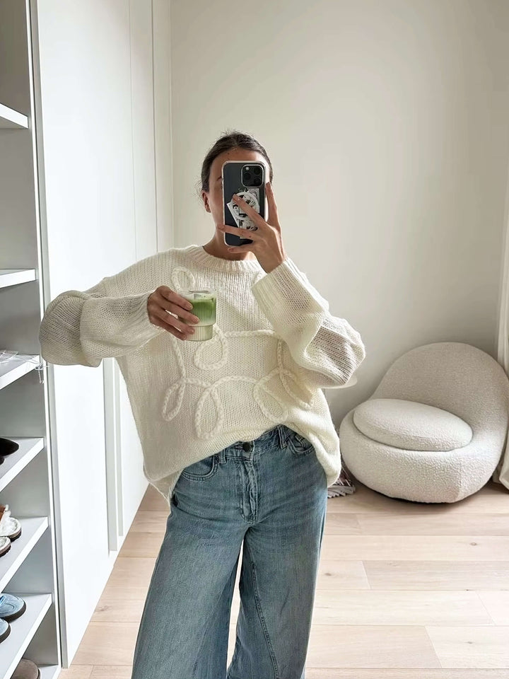 Mirla | Mysig Oversized-Tröja med Eleganta Broderade Detaljer-Eva Jonsson