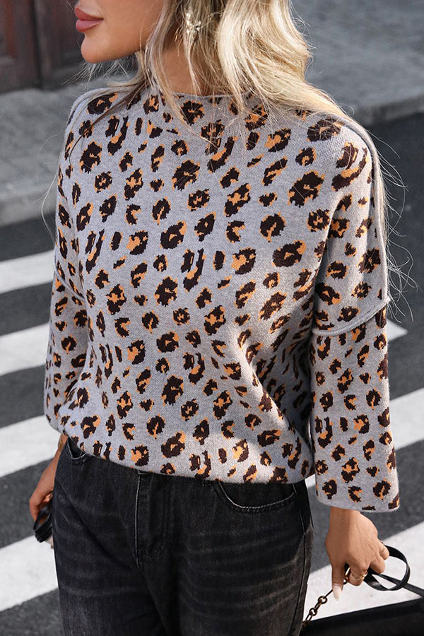 Mirla | Mysig Stickad Tröja med Leopardmönster och Avslappnad Rullkrage-Eva Jonsson