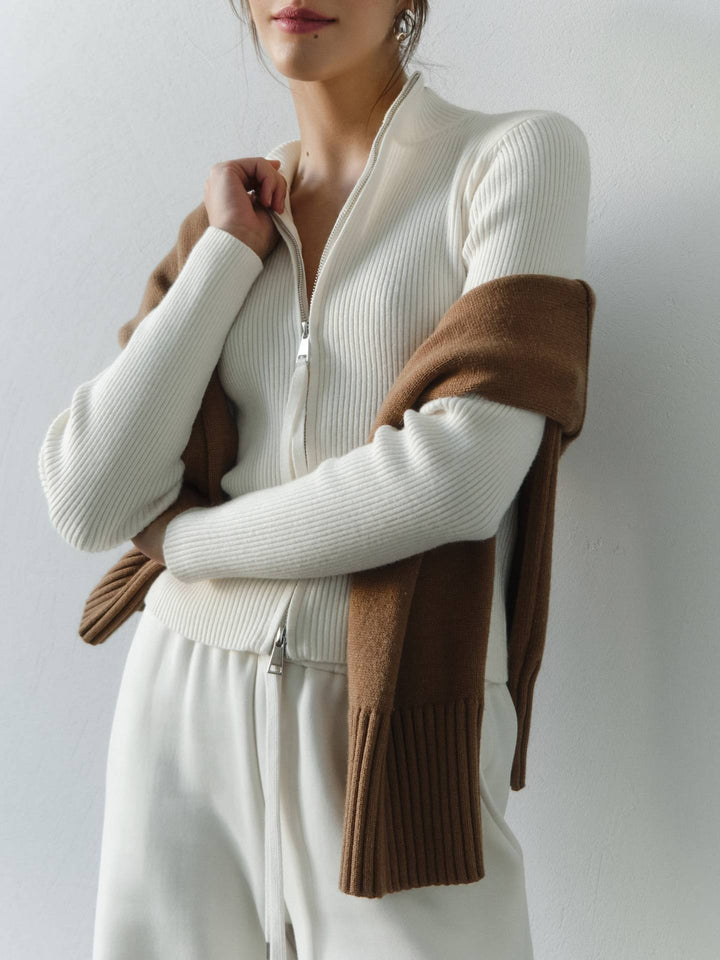 Mirla | Mysigt Ribbstickat Sweatshirts med Hög Dragkedjedetalj-Eva Jonsson