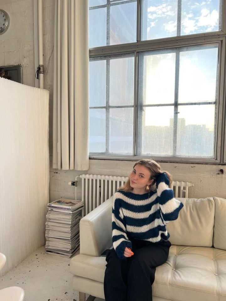 Mirla | Överdimensionerad Stickad Tröja med Rund Halsringning och Långa Ärmar-Eva Jonsson