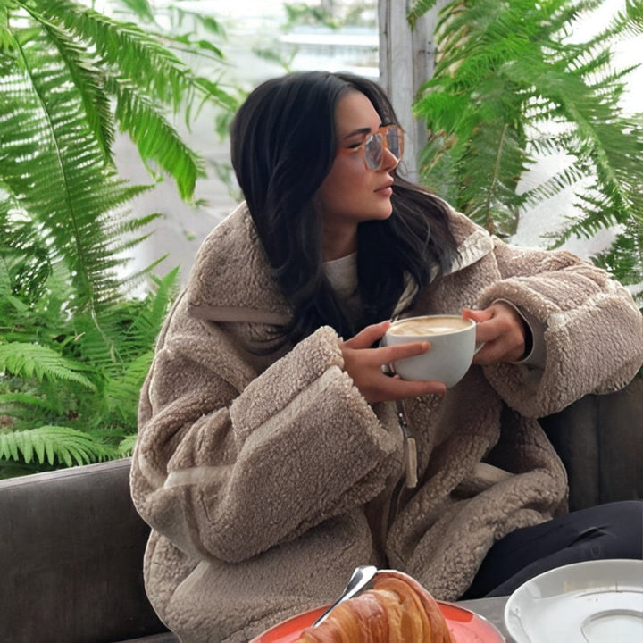 Mirla | Oversized Fleecejacka med Ståkrage-Eva Jonsson