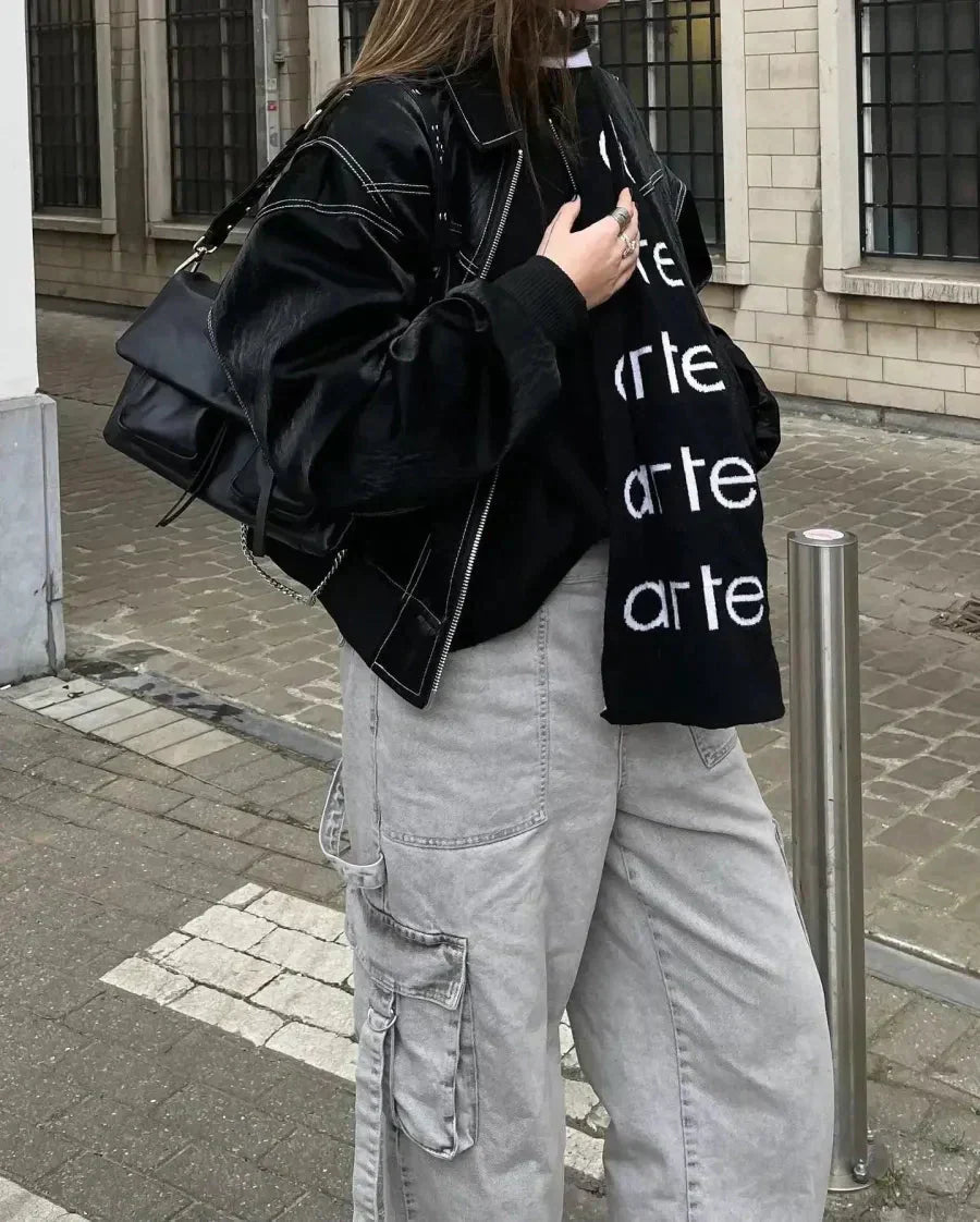 Mirla | Oversized Konstläder Bomberjacka Streetstyle Övergångjacka Trendig Fritidsmode-Eva Jonsson